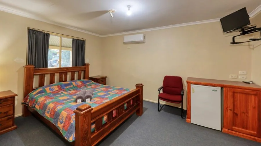 White Cliffs Hotel 051A2288 (13)